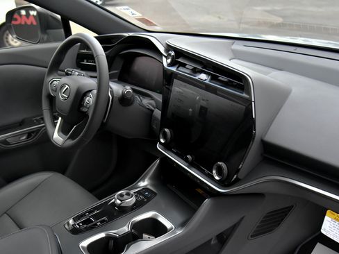 Used 2024 Lexus RZ 300e Premium image 59