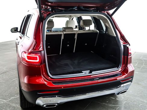 Used 2021 Mercedes-Benz GLB 250 4MATIC image 24