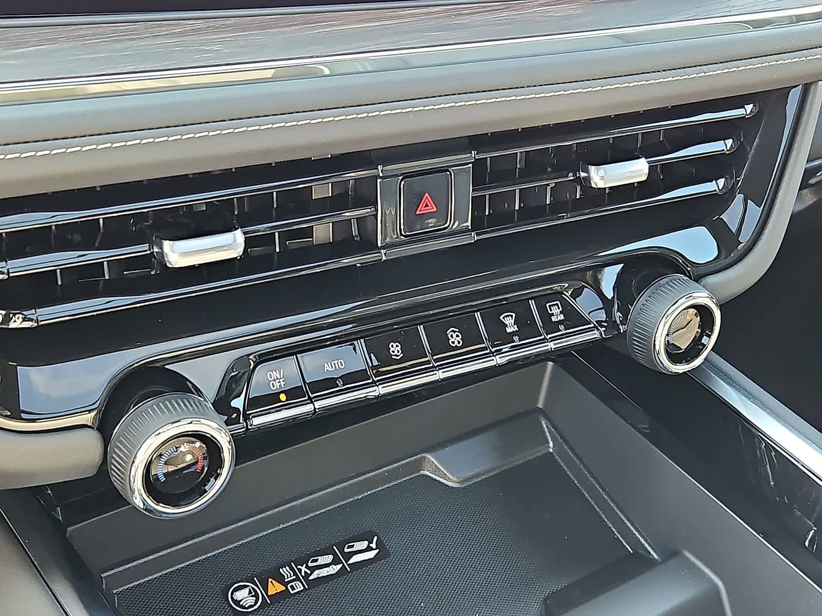 New 2026 Chevrolet Tahoe Premier w/ Sun And Tow Package AWD/4WD image 15