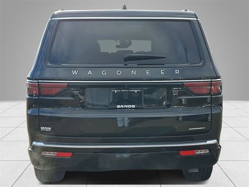 Used 2024 Jeep Wagoneer Series III image 5