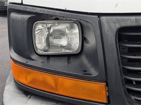 Used 2012 GMC Savana 2500 Extended w/ Power Package image 9