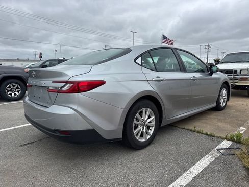 Used 2025 Toyota Camry LE FWD image 3