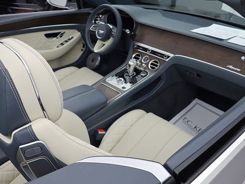 Used 2023 Bentley Continental GT Azure image 52