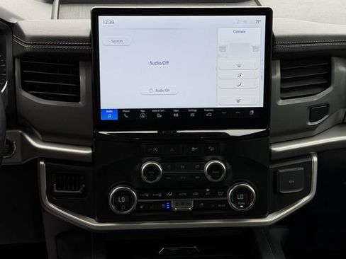 Used 2024 Ford Expedition Max XLT image 18