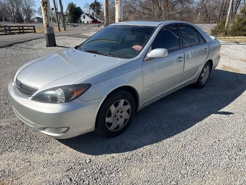 Used 2002 Toyota Camry LE image 2