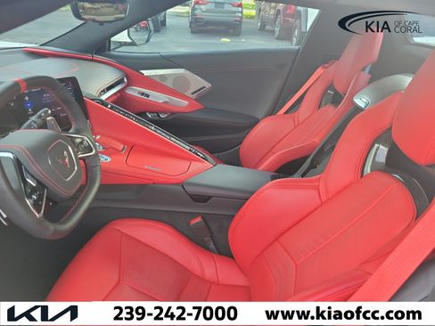 Used 2022 Chevrolet Corvette Stingray Premium Conv w/ Z51 Performance Package RWD image 13
