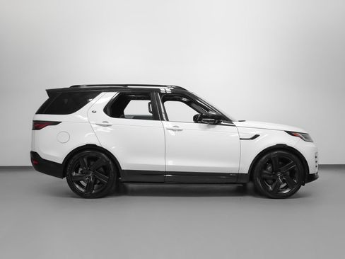 Used 2022 Land Rover Discovery S R-Dynamic AWD/4WD image 13