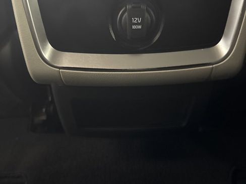 Used 2022 Kia Carnival LX image 23