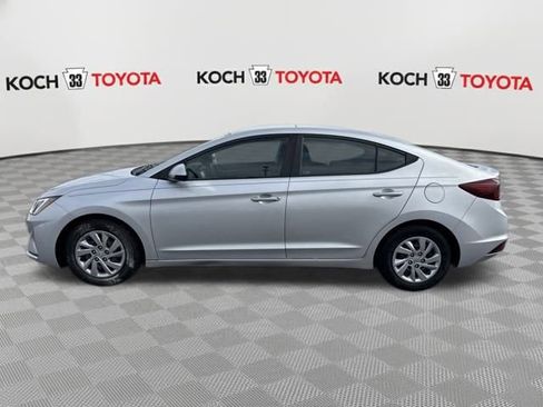 Used 2019 Hyundai Elantra SE w/ Cargo Package image 4