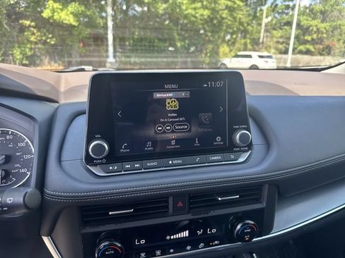 Used 2023 Nissan Rogue SV FWD image 20