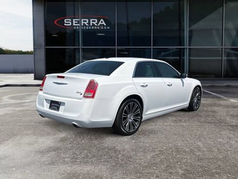 Used 2014 Chrysler 300 S RWD image 5