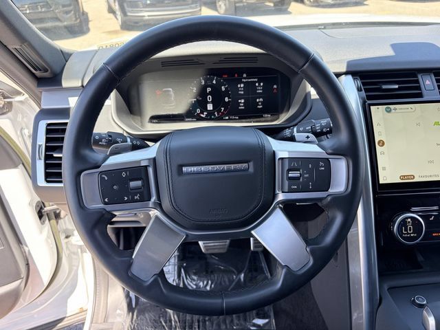Used 2023 Land Rover Discovery HSE R-Dynamic AWD/4WD image 10