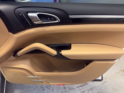 Used 2015 Porsche Cayenne Diesel AWD/4WD image 19
