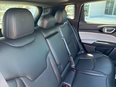 Used 2023 Jeep Compass Limited w/ Sun and Sound Group AWD/4WD image 39