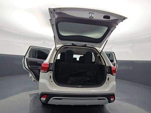 Used 2020 Mitsubishi Outlander SE AWD/4WD image 35