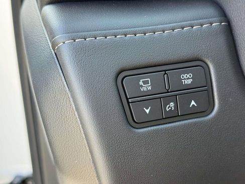 Used 2025 Lexus LX 600 4WD w/ Accessory Package (2T) image 23