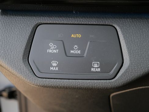 Used 2021 Volkswagen ID.4 Pro S RWD image 26
