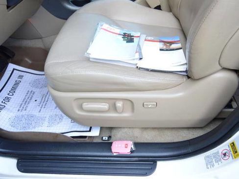 Used 2012 Toyota RAV4 Limited image 34