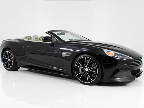 Used 2014 Aston Martin Vanquish Volante RWD image 14
