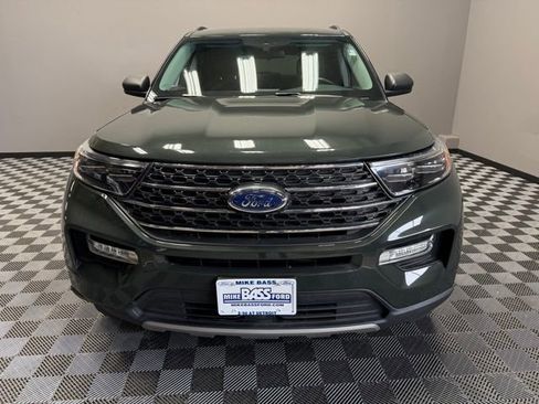 Used 2022 Ford Explorer XLT w/ Equipment Group 202A image 4