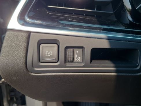 Used 2024 Cadillac XT6 Luxury w/ LPO, Floor Liner Package AWD/4WD image 15