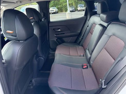 New 2026 Nissan Kicks SR AWD/4WD image 17