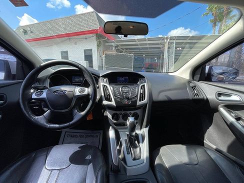 Used 2014 Ford Focus SE w/ Equipment Group 201A FWD image 3