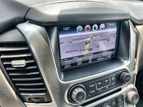 Used 2018 Chevrolet Suburban LT RWD image 28