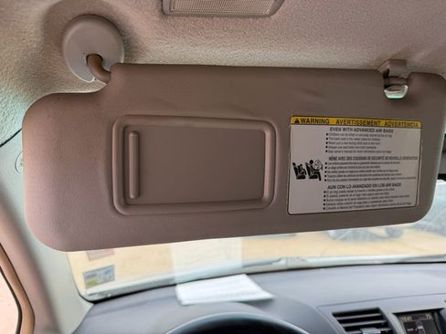 Used 2011 Toyota Highlander SE image 21