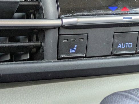 Used 2024 Toyota Sienna XLE image 25