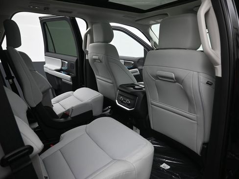 New 2025 Ford Expedition Platinum w/ Driver's Package image 10