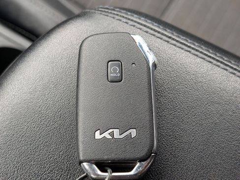 Used 2023 Kia Seltos S image 27