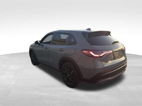 Used 2025 Honda HR-V Sport image 6