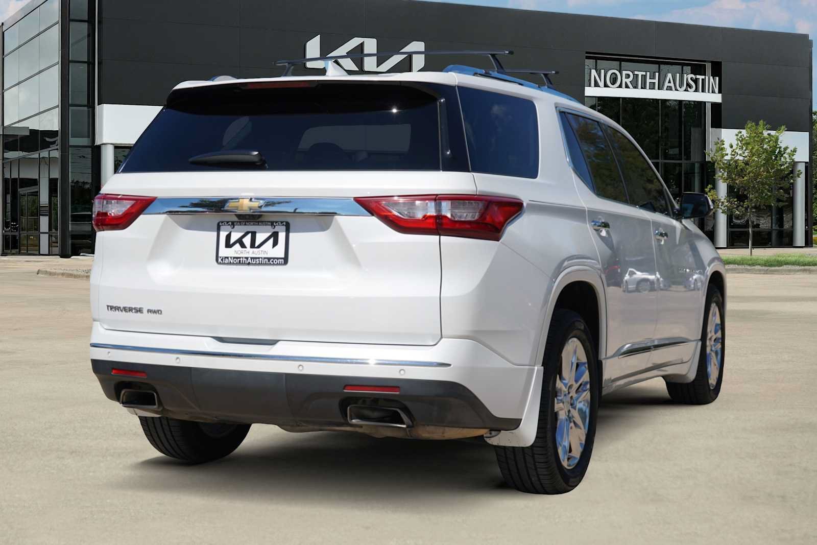 Used 2018 Chevrolet Traverse High Country w/ LPO, Cargo Package AWD/4WD image 5