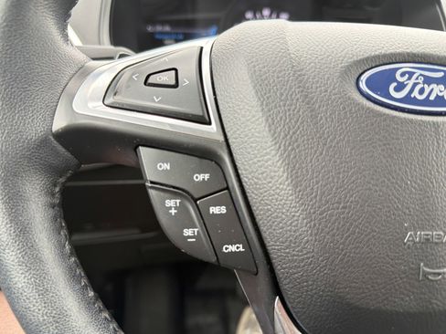 Used 2022 Ford Edge Titanium w/ Class II Trailer Tow Package AWD/4WD image 27