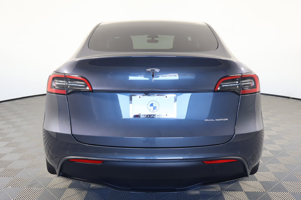 Used 2022 Tesla Model Y Long Range AWD/4WD image 5
