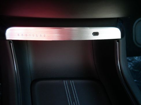 Used 2026 Cadillac Lyriq Premium Luxury w/ LPO, Floor Liner Package AWD/4WD image 21