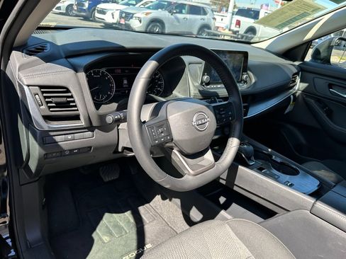 Used 2026 Nissan Rogue SV w/ Cold Weather Package FWD image 21