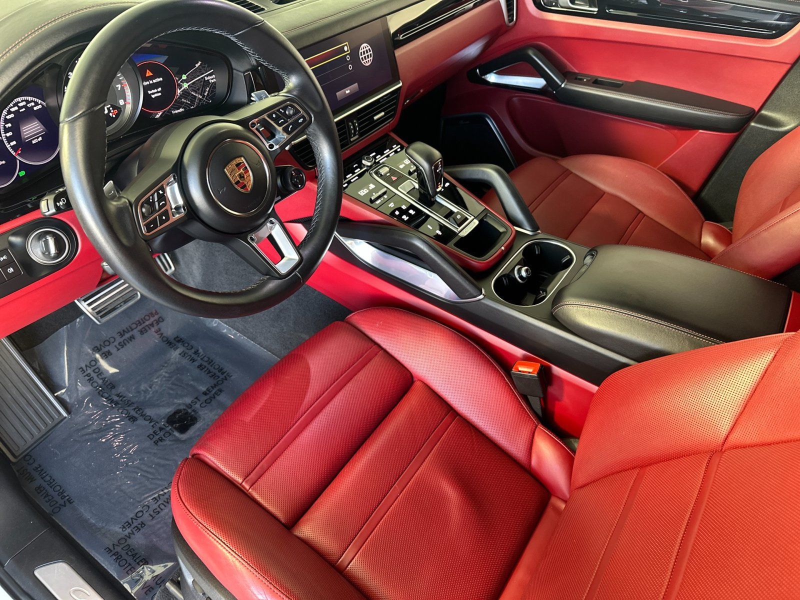 Certified 2022 Porsche Cayenne Turbo AWD/4WD image 4