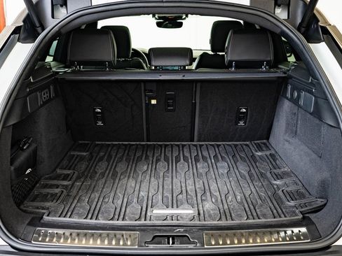 Used 2023 Land Rover Range Rover Velar R-Dynamic S image 19