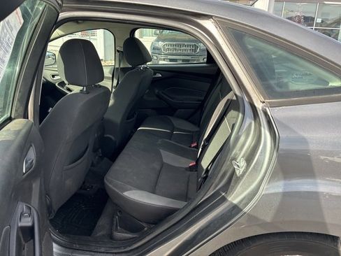 Used 2014 Ford Focus SE w/ SE Winter Package image 12