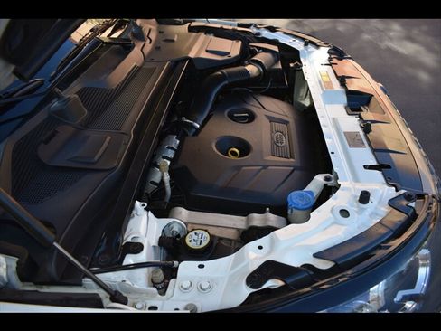 Used 2016 Land Rover Discovery Sport SE AWD/4WD image 42