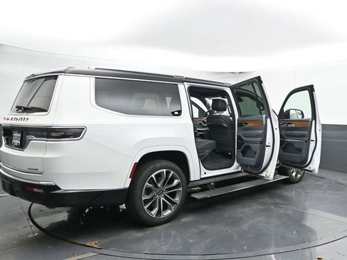Used 2024 Jeep Grand Wagoneer L Series III image 62