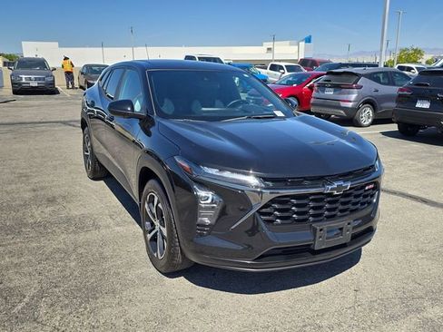 Used 2024 Chevrolet Trax RS FWD image 37