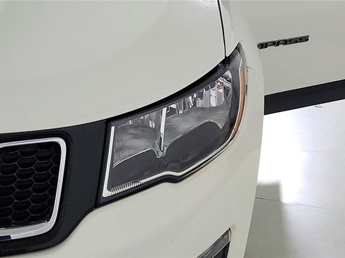 Used 2019 Jeep Compass Sport w/ Cold Weather Group AWD/4WD image 28