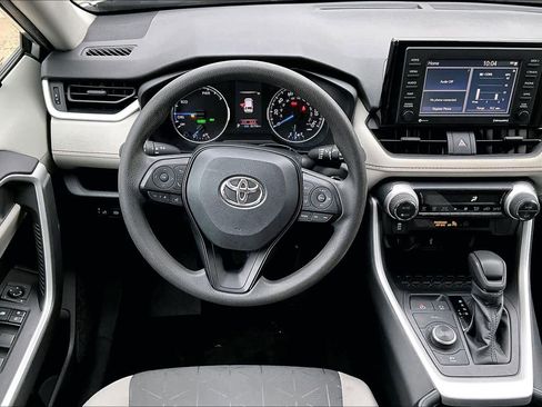 Used 2020 Toyota RAV4 XLE image 6