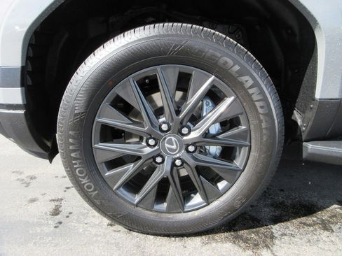 Used 2026 Lexus GX 550 w/ Cold Area Package image 18