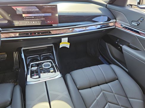 New 2026 BMW i7 eDrive50 w/ M Sport Package image 12