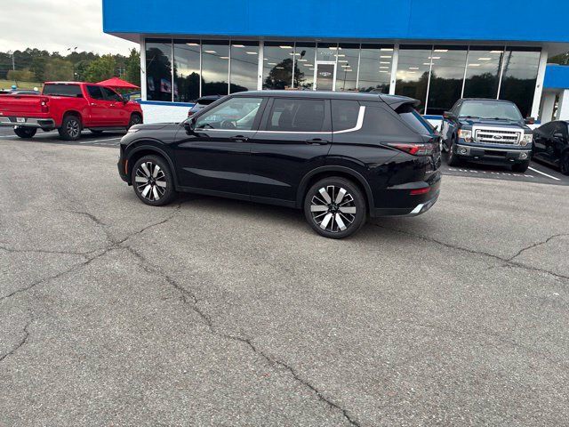 Used 2025 Mitsubishi Outlander SE FWD image 17