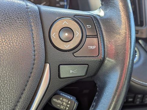 Used 2016 Toyota RAV4 Limited image 12